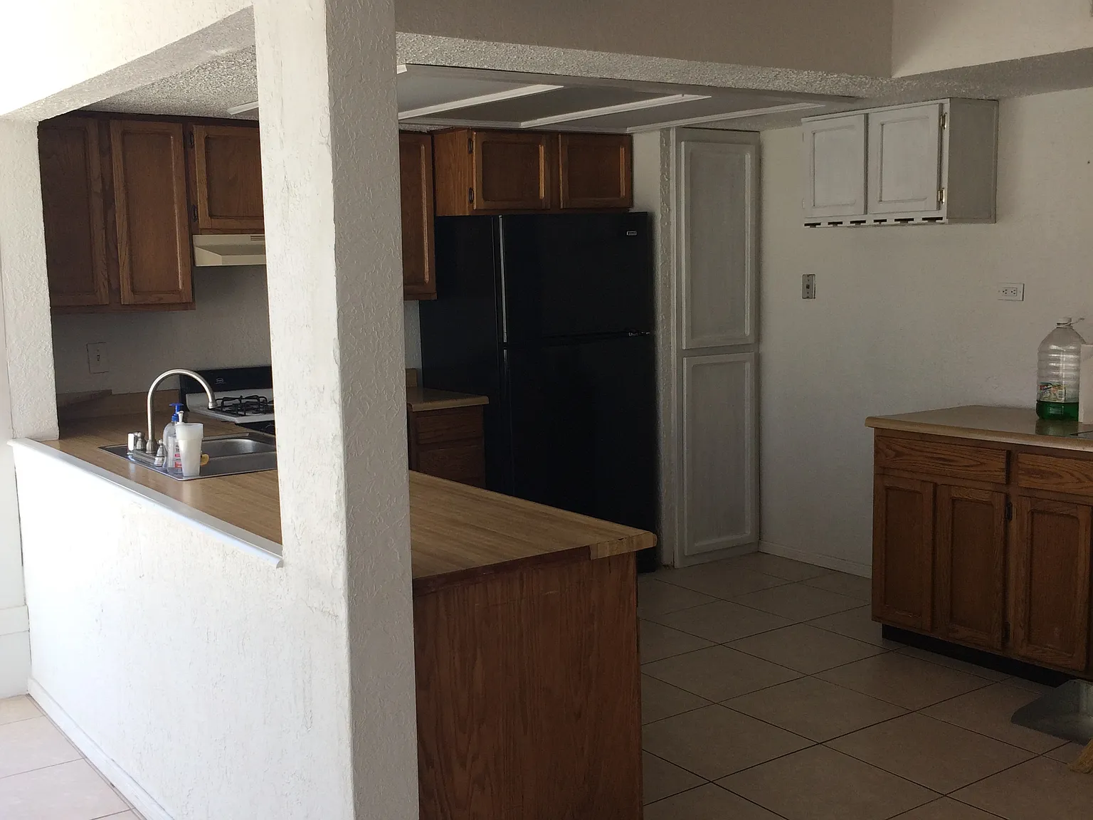 4 bed, 1.5 bath, 2300 sqft, $1,800 — Photo 3