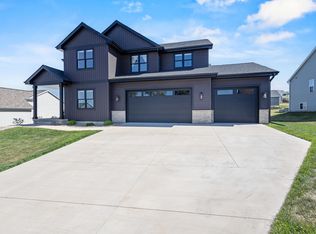 552 Autumn Ridge Ct, Oregon, WI 53575