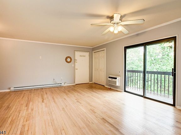 5th image of 710 Mill St #17