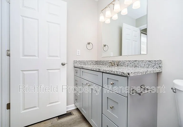 416 S Hamilton Ave #A — Photo 17