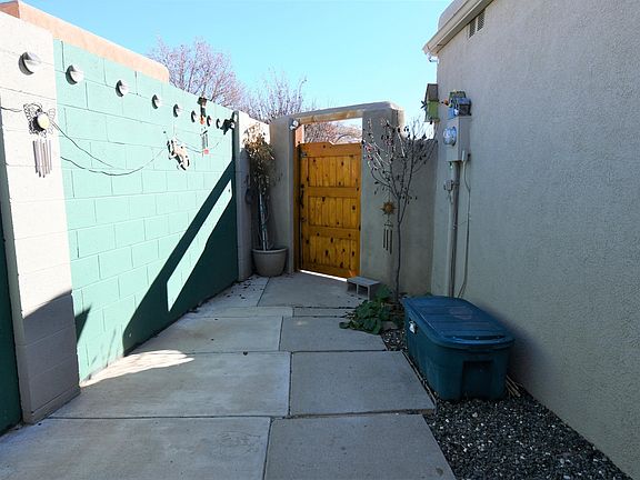 3rd image of 4909 Oso Grande Pl NE