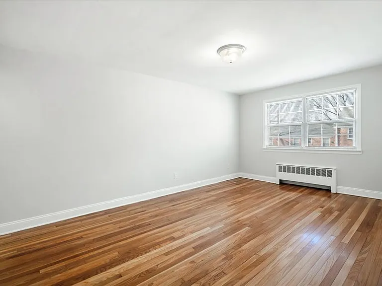 Ridge Gardens Apartments — Photo 19