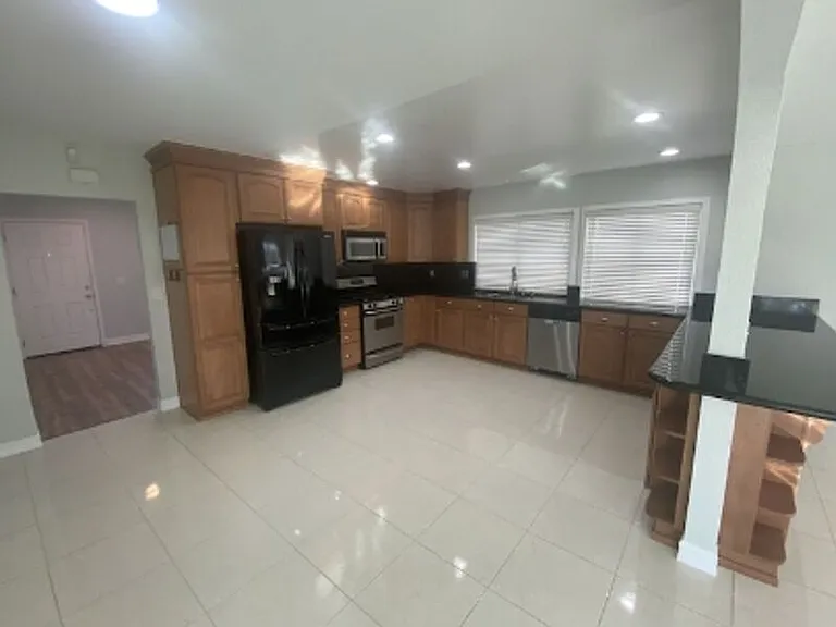 7847 Bacadi Dr — Photo 5