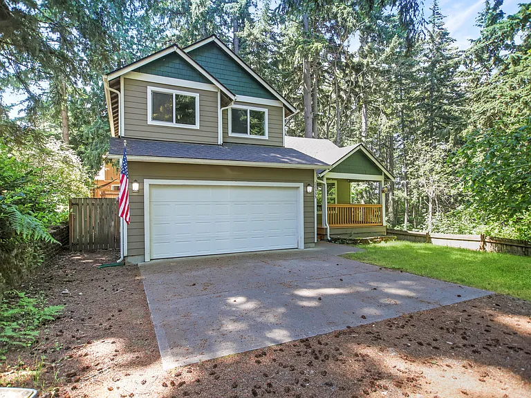 22335 Glenview Ct SE — Photo 2