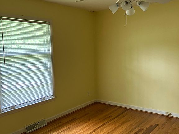 5th image of 2612 Lafayette Ave