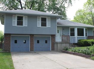 13400 Cambridge Ave, Grandview, MO 64030