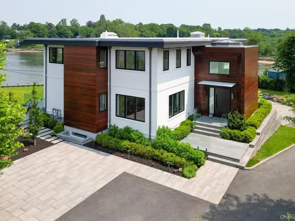 70 Candy Ln N, Great Neck, NY 11023