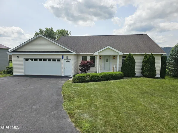 514 Cove Lane Rd, Roaring Spring, PA 16673