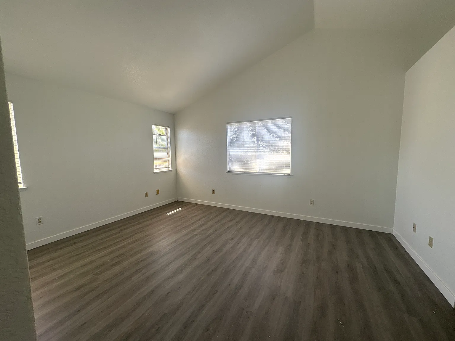 4 bed, 2.5 bath, 1695 sqft, $2,800 — Photo 3