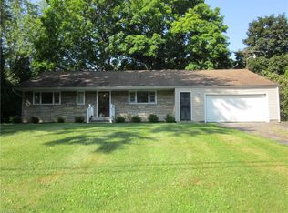 6555 Red Brush Rd, Ravenna, OH 44266