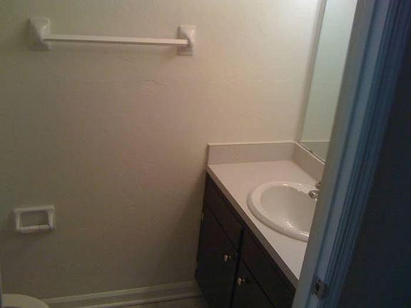 4th image of 735 E 7th Ave APT B