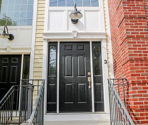 2nd image of 129 Cambridge St APT 3