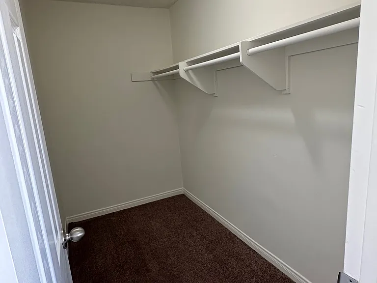 16205 Woodruff Ave — Photo 12