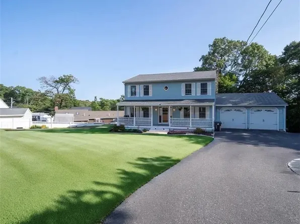 44 Desoto St, Cumberland, RI 02864