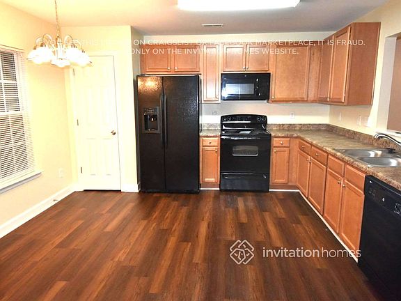3rd image of 974 Ramsgate Dr SW