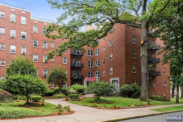 1st image of 2320 Linwood Ave #5C-205C