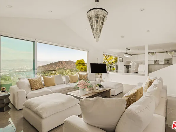 7377 Pyramid Pl, Los Angeles, CA 90046