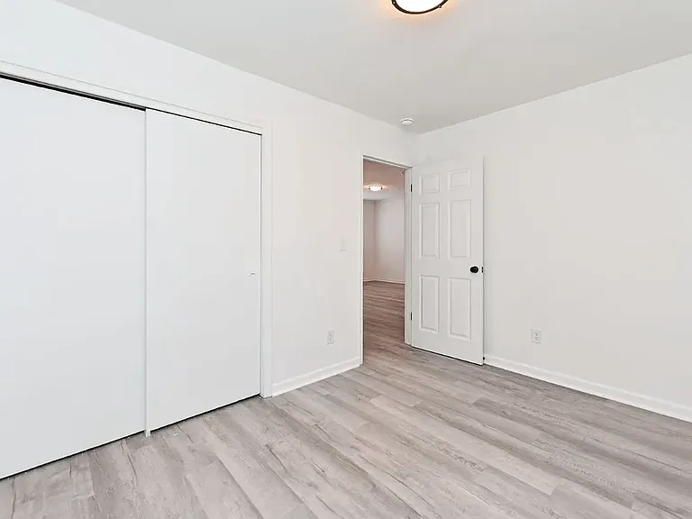 405 Old Buncombe Rd #32 — Photo 7
