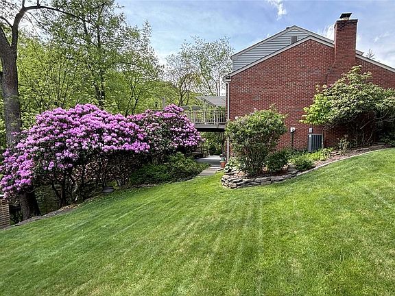 3rd image of 4208 Royal Ct