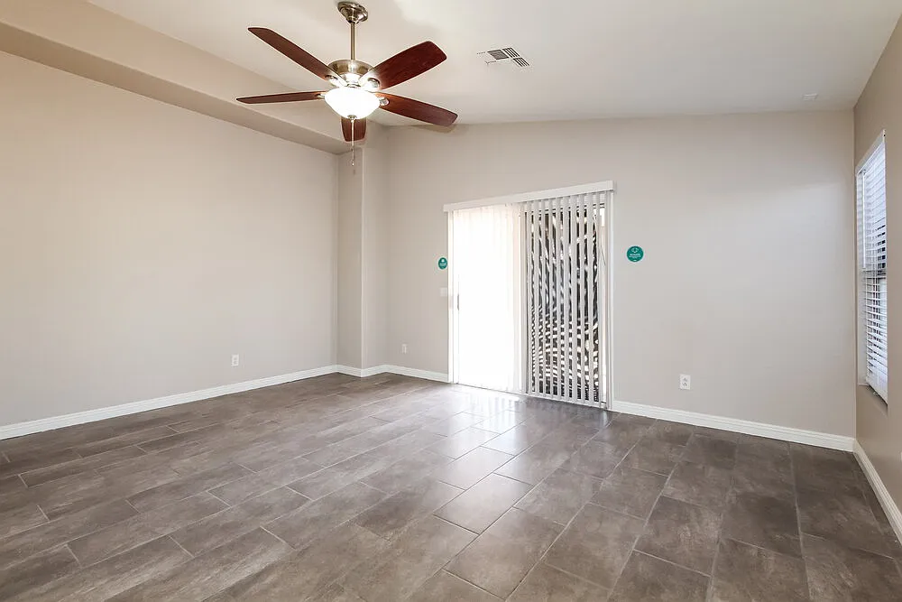 3 bed, 2.0 bath, 1374 sqft, $1,855 — Photo 3
