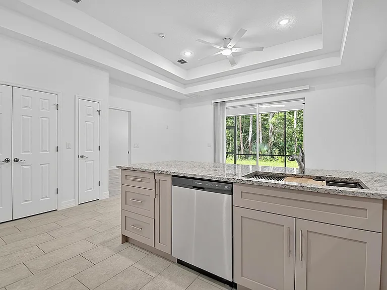 14 Ullynn Pl #A — Photo 24
