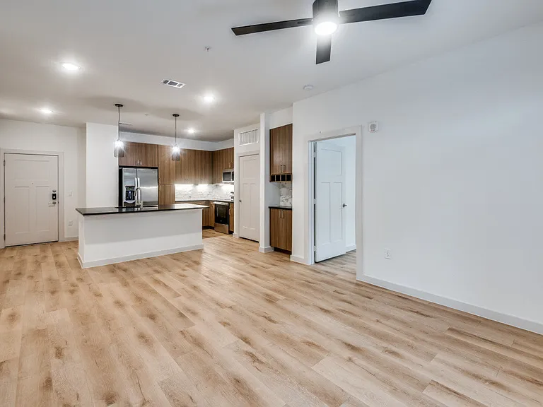 Burnett Lofts at Bishop Ridge — Photo 4