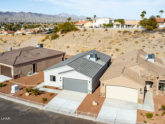 4th image of 2392 Village Dr