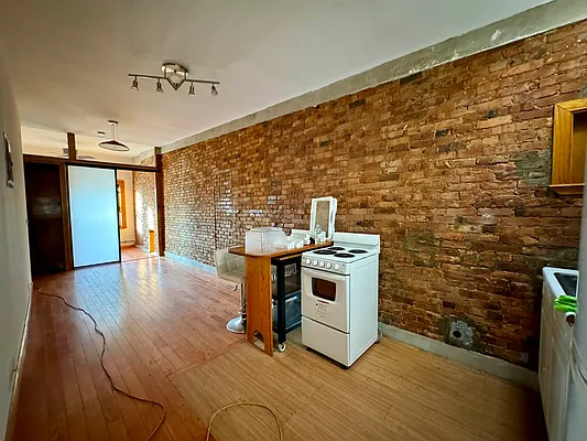 Rented by Mauro Bros Real Estate Services LLC | media 7