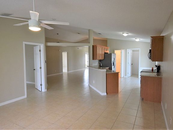 3rd image of 1904 Bayhill Dr