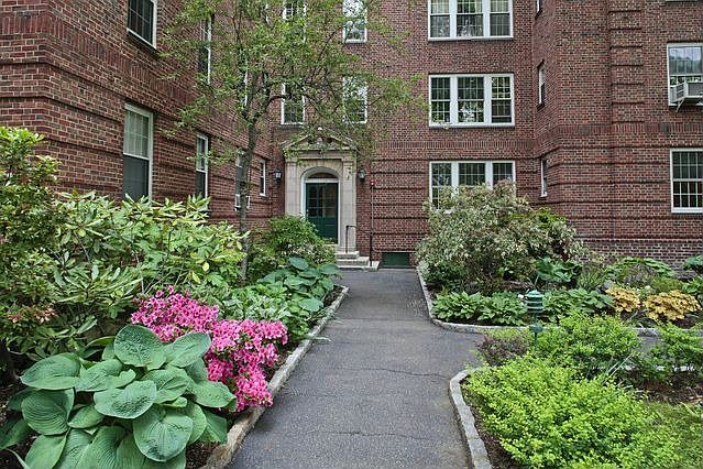 1st image of 1346 Midland Ave APT 3H