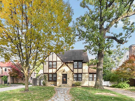 3rd image of 3918 N Northwood Ave