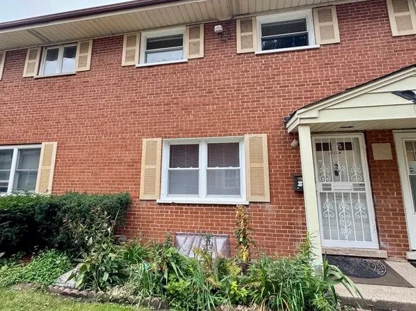 1411 W Touhy Ave APT B, Chicago, IL 60626