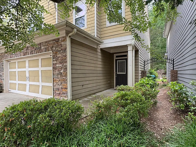 1455 Blackstone Way — Photo 3