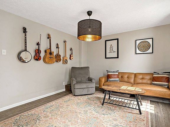 3rd image of 514 Friday Rd