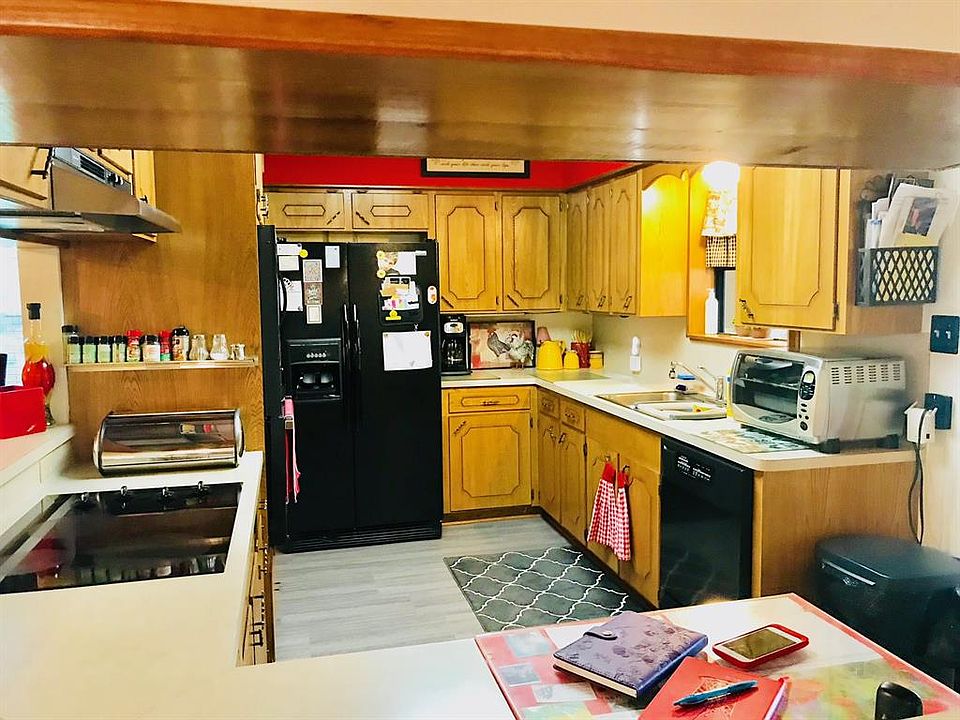 1st image of 619 Lakeview Dr