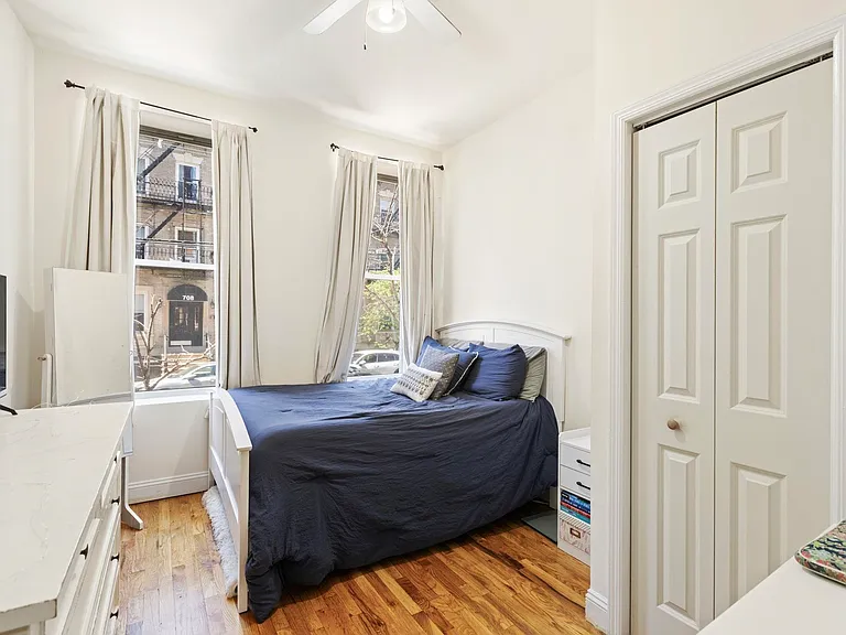 709 Willow Ave #1L — Photo 9