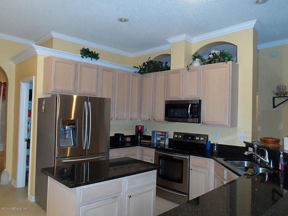 3rd image of 8675 Canopy Oaks Dr