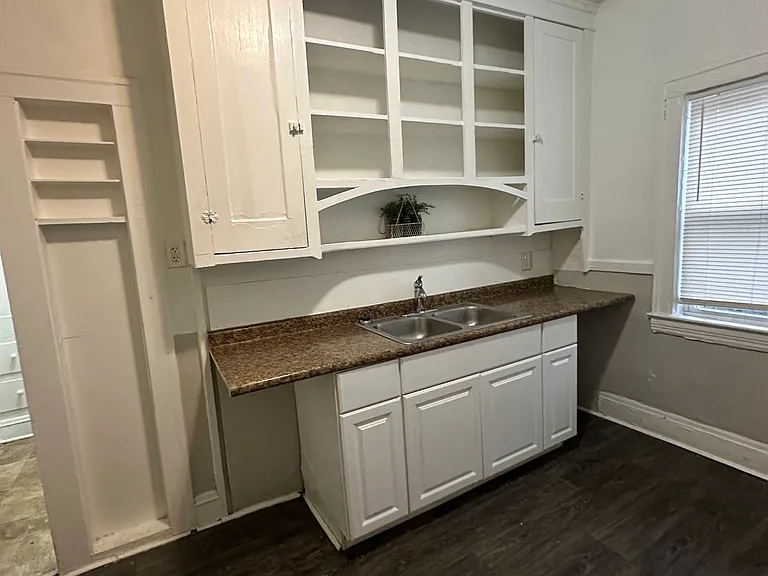 13811 Byron Ave #6 — Photo 3