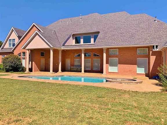 4th image of 2604 NW Stone Hill Dr