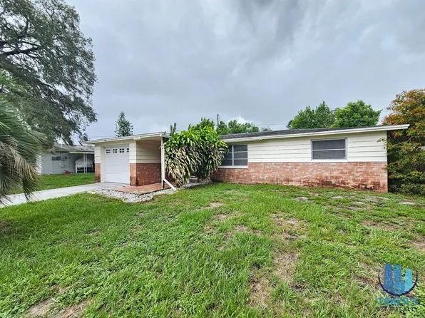 1702 Aqua Ln, Holiday, FL 34691