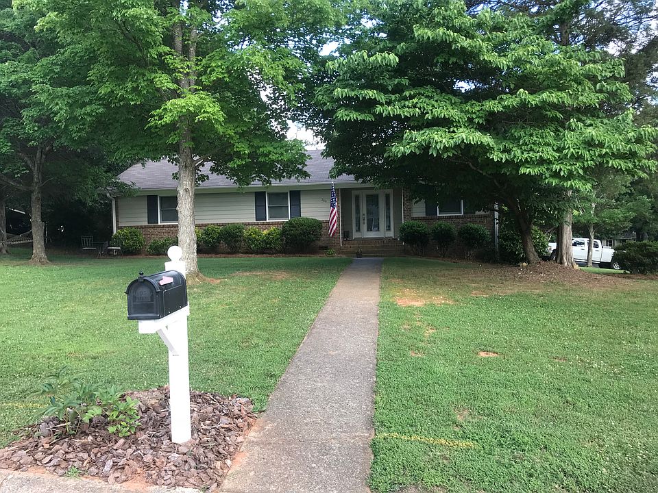 1st image of 200 Wilcrest Dr
