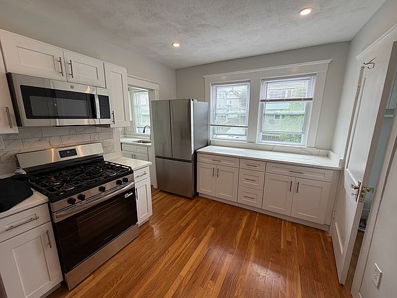 5th image of 25 Moulton Rd #1