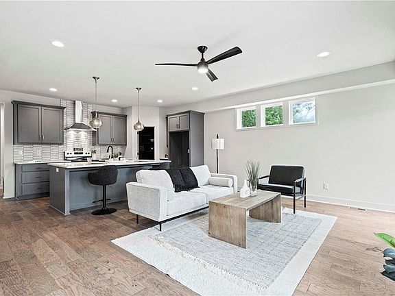 2nd image of 4334 Forest Ave