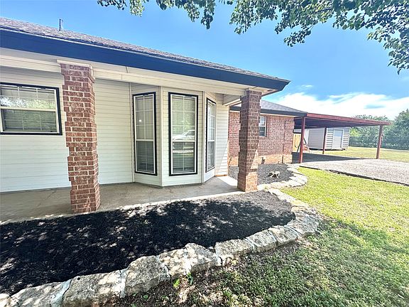 5th image of 717 Groves Rd