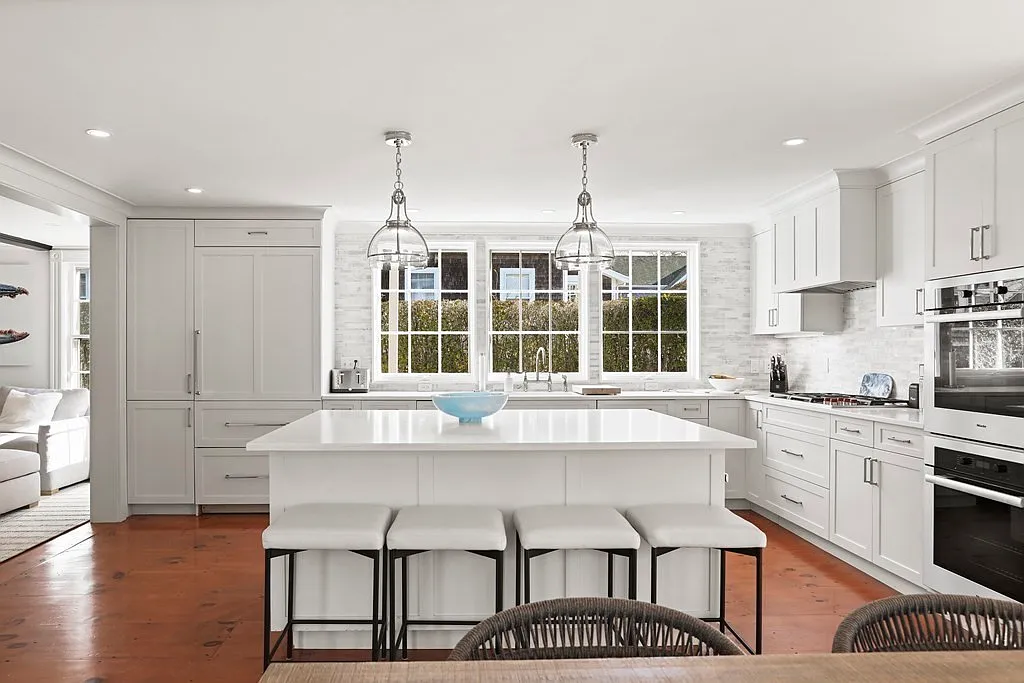 6 bed, 6.5 bath, 4781 sqft, $40,000 — Photo 3