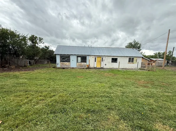 303 Garber St, Plains, MT 59859