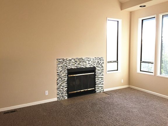 5th image of 8714 169th Pl NE