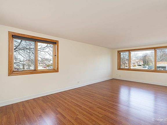 5th image of 5915 W Gunnison St APT 2E