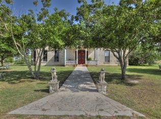 1819 E Polk St, Burnet, TX 78611