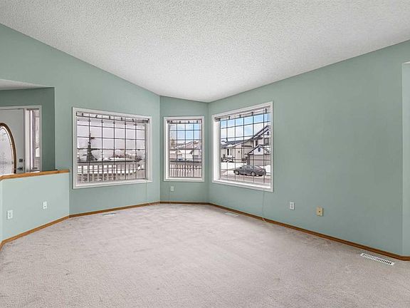 2nd image of 302 SE Arbour Ridge Park NW